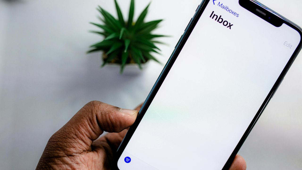 best welcome email examples to build lasting customer relationships