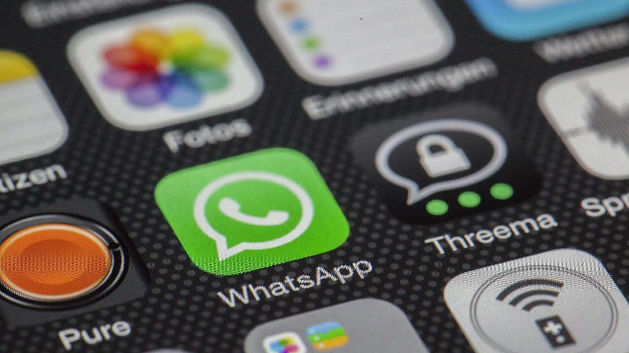 whatsapp vs whatsapp business essential guide to the best business tools