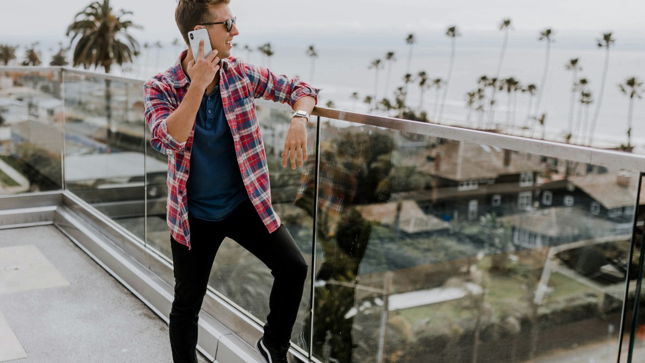 Is a static website killing your conversions? Stop losing leads to silence. Master conversational marketing to ignite growth with real-time engagement.