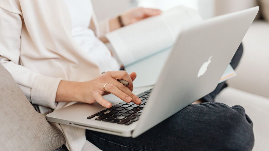 best pillar page examples and essential strategies for content hubs