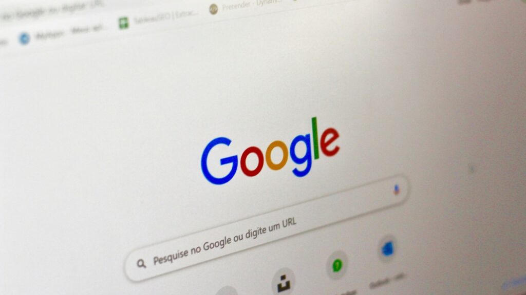 Is AI stealing your traffic? Research on 300